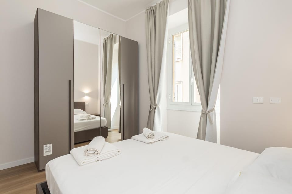 Margherita House free WiFI, AC Apartment in Genoa