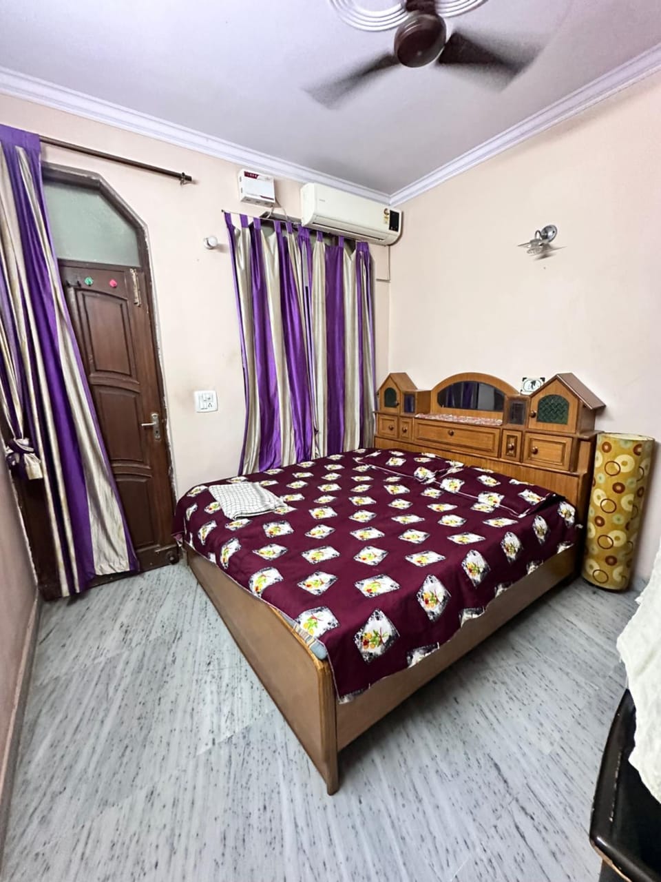 Om kuteer Apartment in Delhi