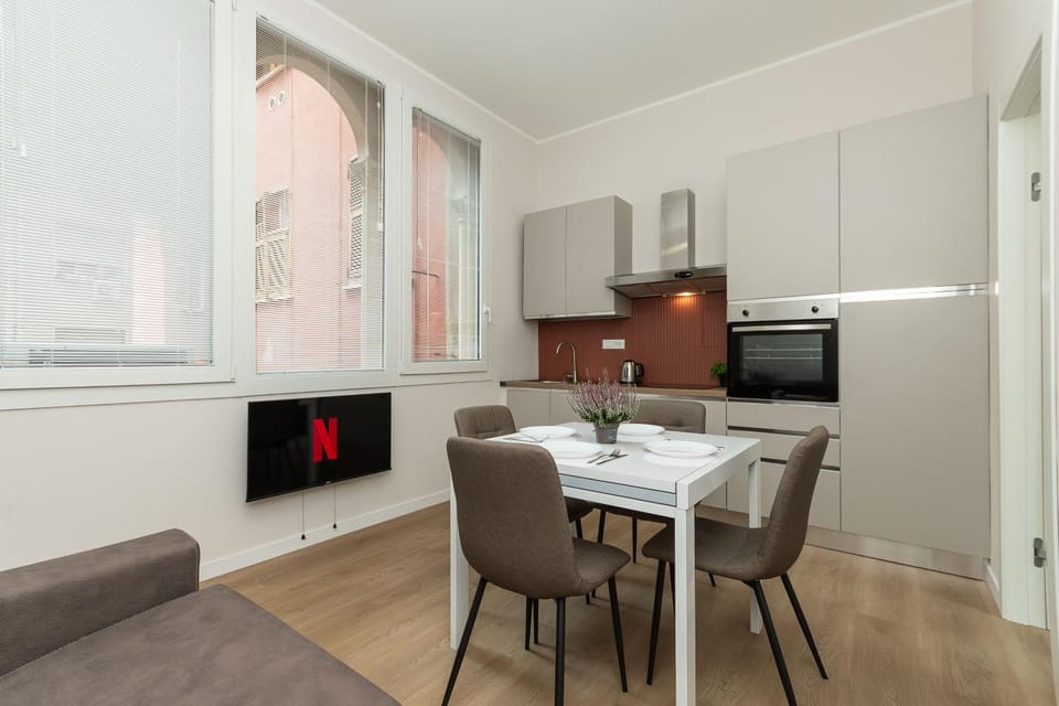 Dalia house free WiFi, AC Apartment in Genoa