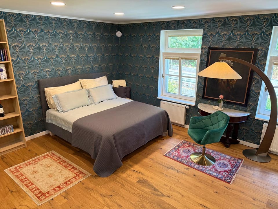 Bed, Bedroom