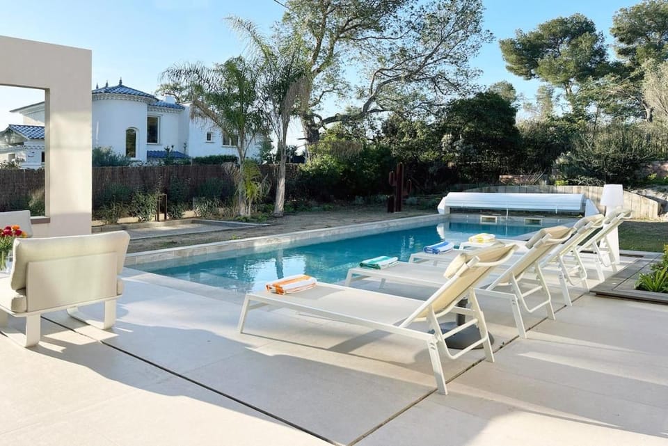 Uccelli Modern 5 étoiles villa with heated pool for 12 people Villa in Saint-Raphael