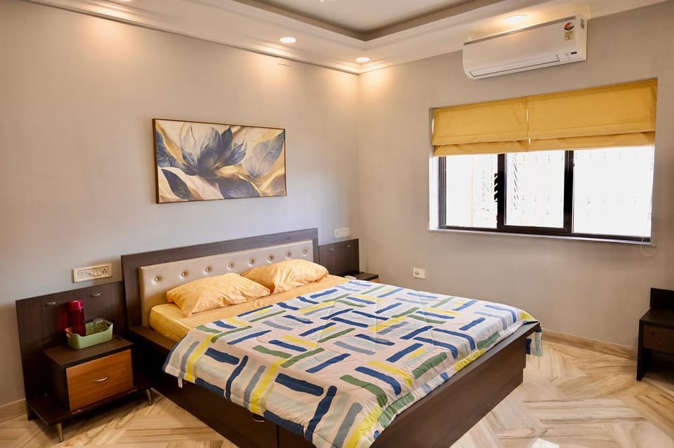 Neelam Homestay - Lemon Room Bed and Breakfast in Kolkata
