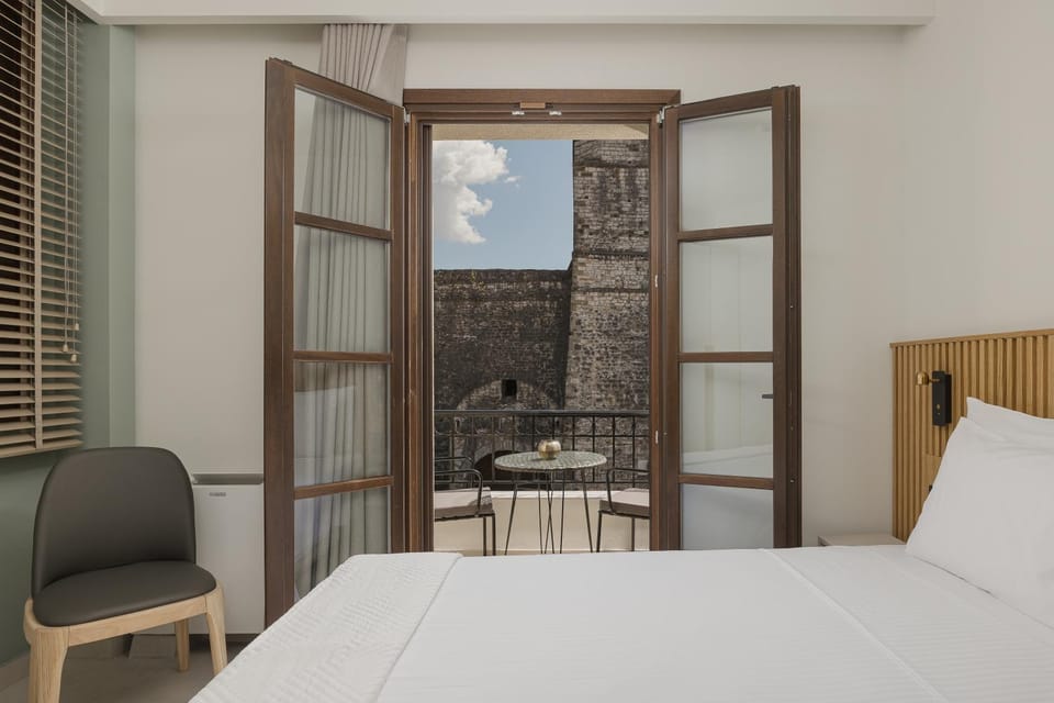 Bed, View (from property/room), Balcony/Terrace, Photo of the whole room, Bedroom