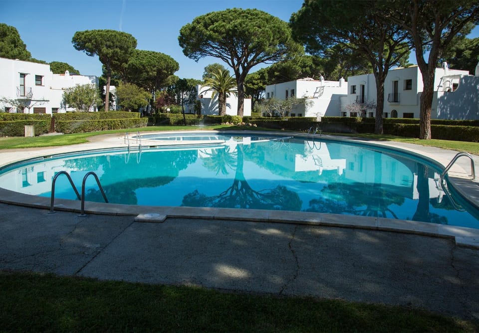 Swimming pool, Swimming pool