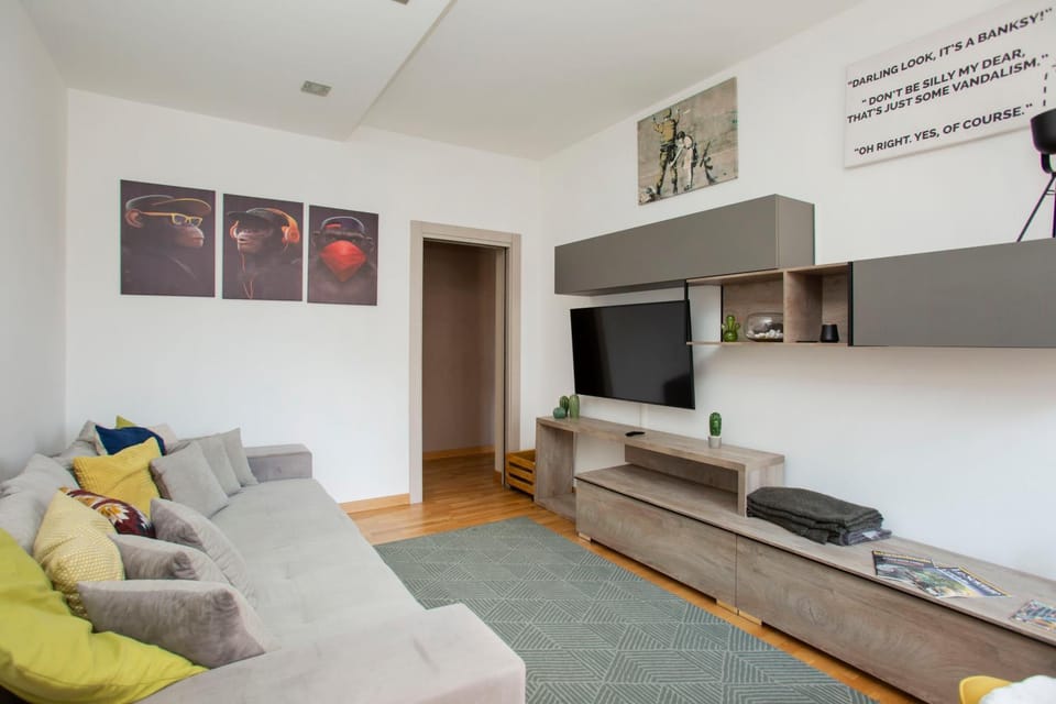 Communal lounge/ TV room, TV and multimedia, Living room, Seating area, Evening entertainment, pet friendly, pet friendly