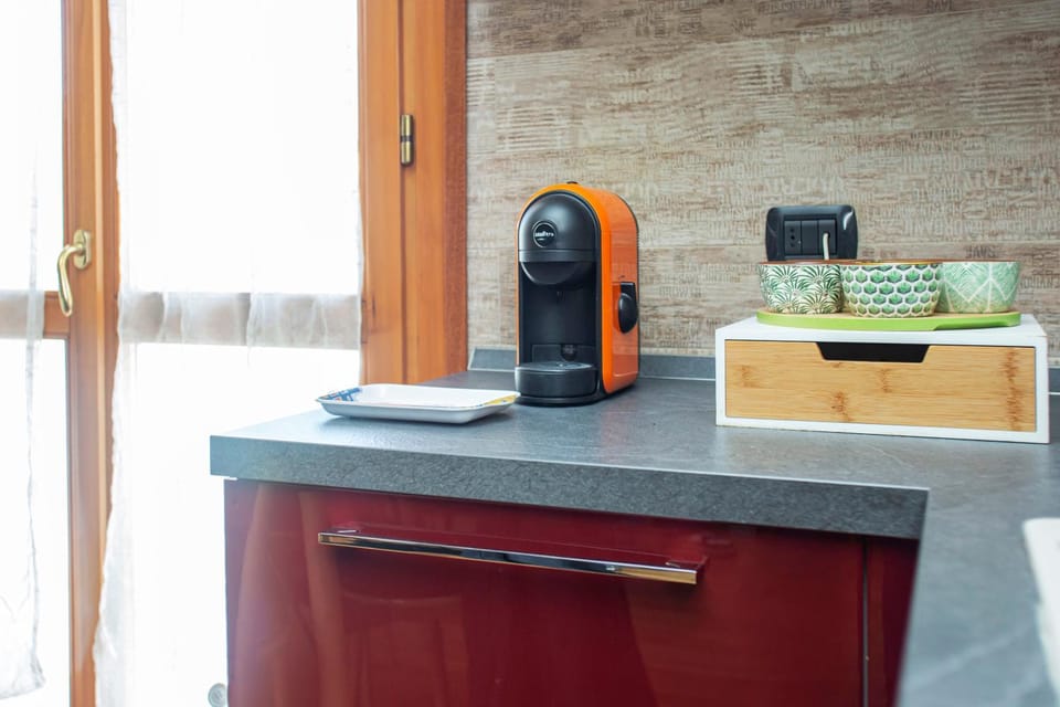 Coffee/tea facilities, Kitchen or kitchenette, pet friendly, pet friendly, toaster, kitchen, kitchen
