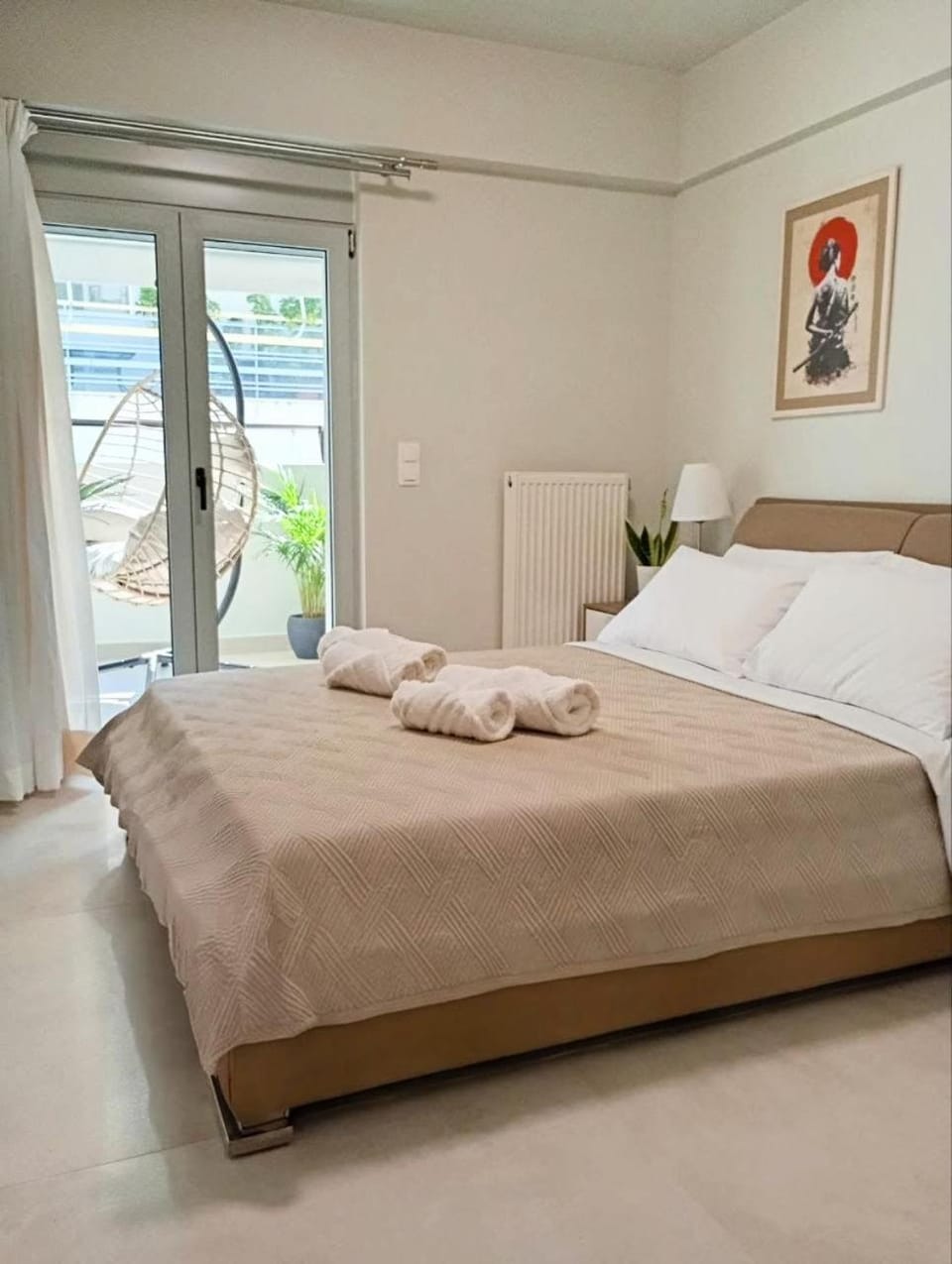 Bed, Bedroom, towels