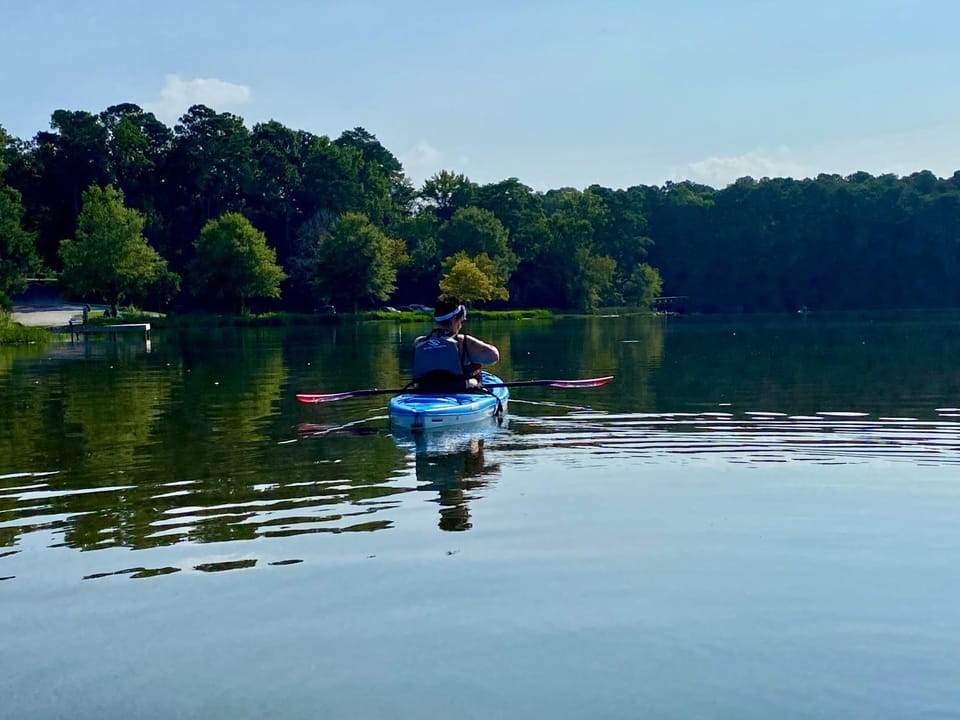 Nearby landmark, Off site, Natural landscape, Activities, Fishing, Canoeing, Lake view, group of guests, Family