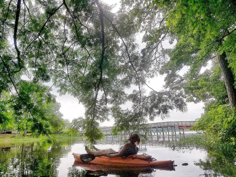 Nearby landmark, Off site, Natural landscape, Activities, Canoeing, Lake view