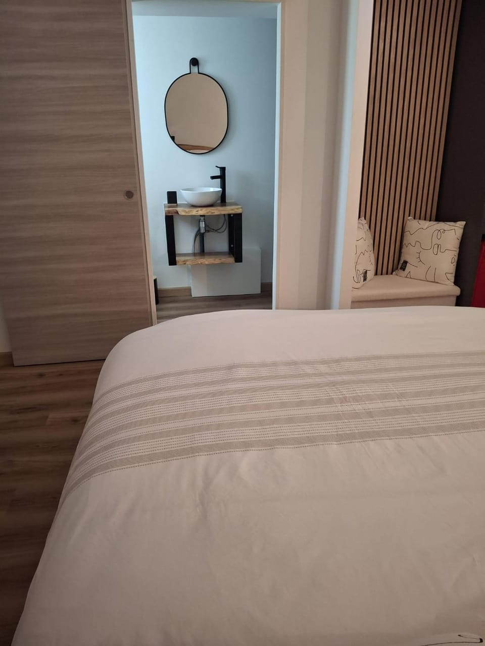 Photo of the whole room