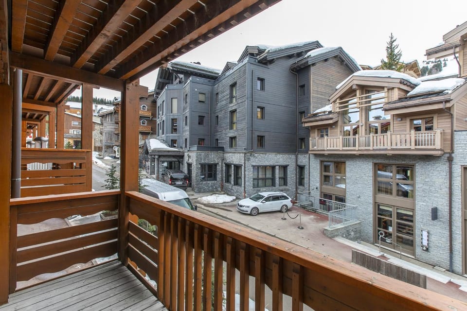 Day, Neighbourhood, Balcony/Terrace, Street view