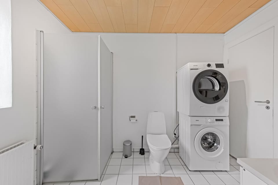 Bathroom, washing machine, dryer