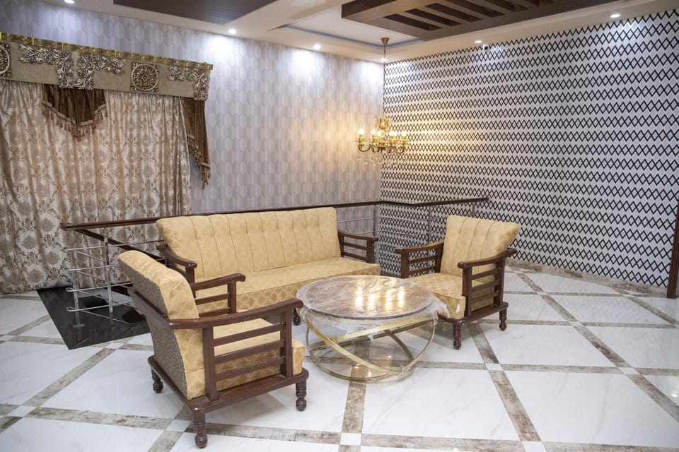 The Red Tree II Executive Guest House Bed and Breakfast in Karachi