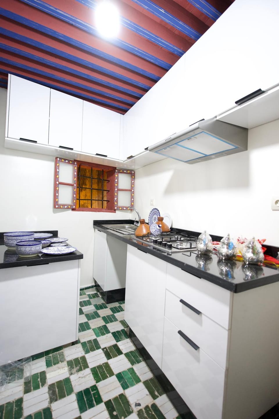Kitchen or kitchenette, Kitchen or kitchenette