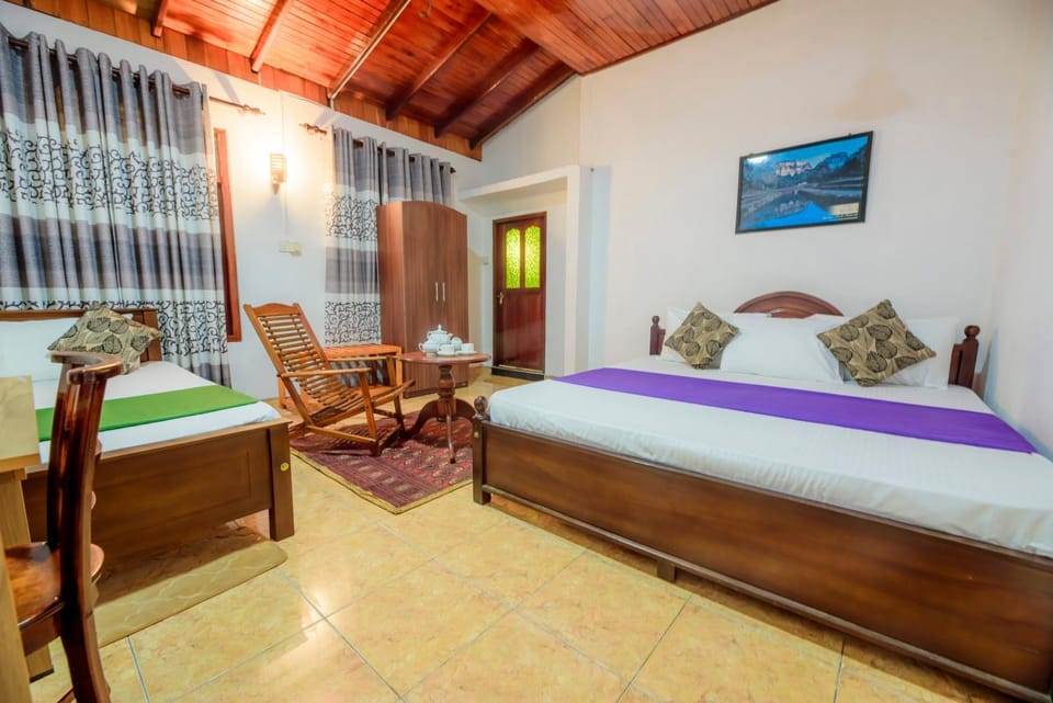 Bed, Photo of the whole room, Bedroom, Family