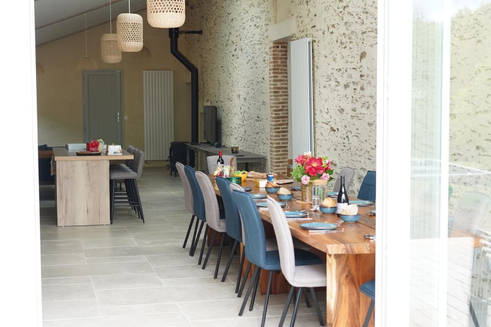 Living room, Dining area