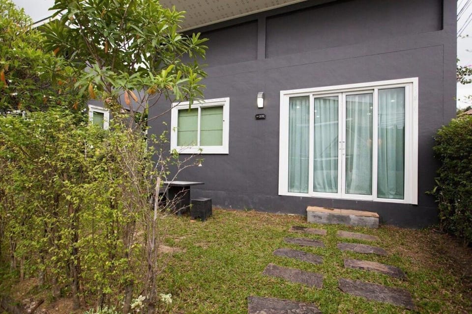 Property building, Day, Garden