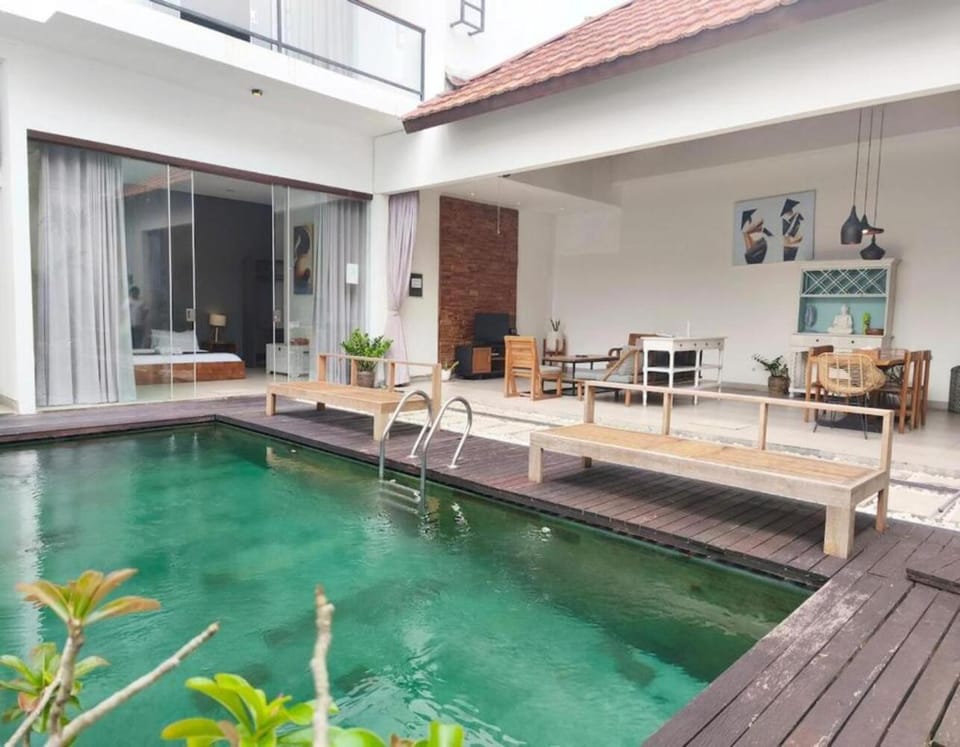 Patio, Balcony/Terrace, Living room, Seating area, Pool view, Swimming pool, Swimming pool, sunbed