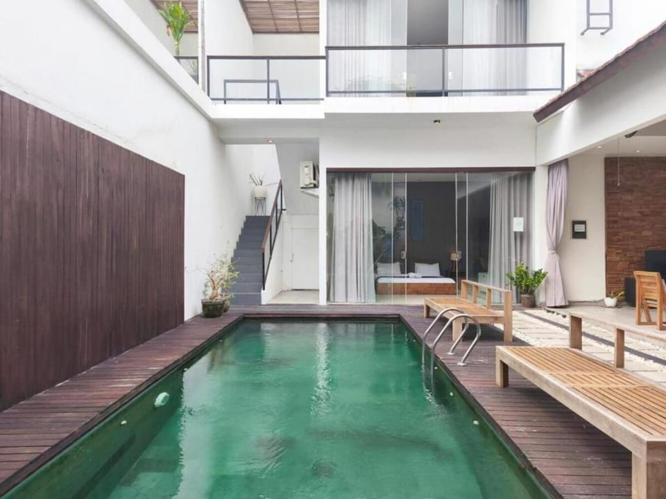 Patio, Balcony/Terrace, Pool view, Swimming pool, Swimming pool, sunbed