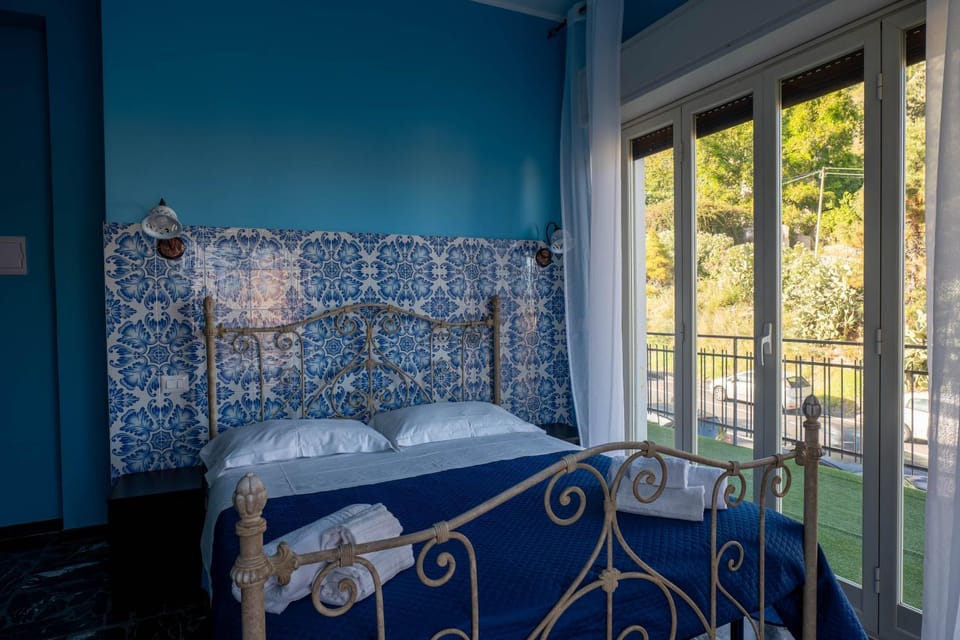 Bed, View (from property/room), Balcony/Terrace, Photo of the whole room, Bedroom, towels