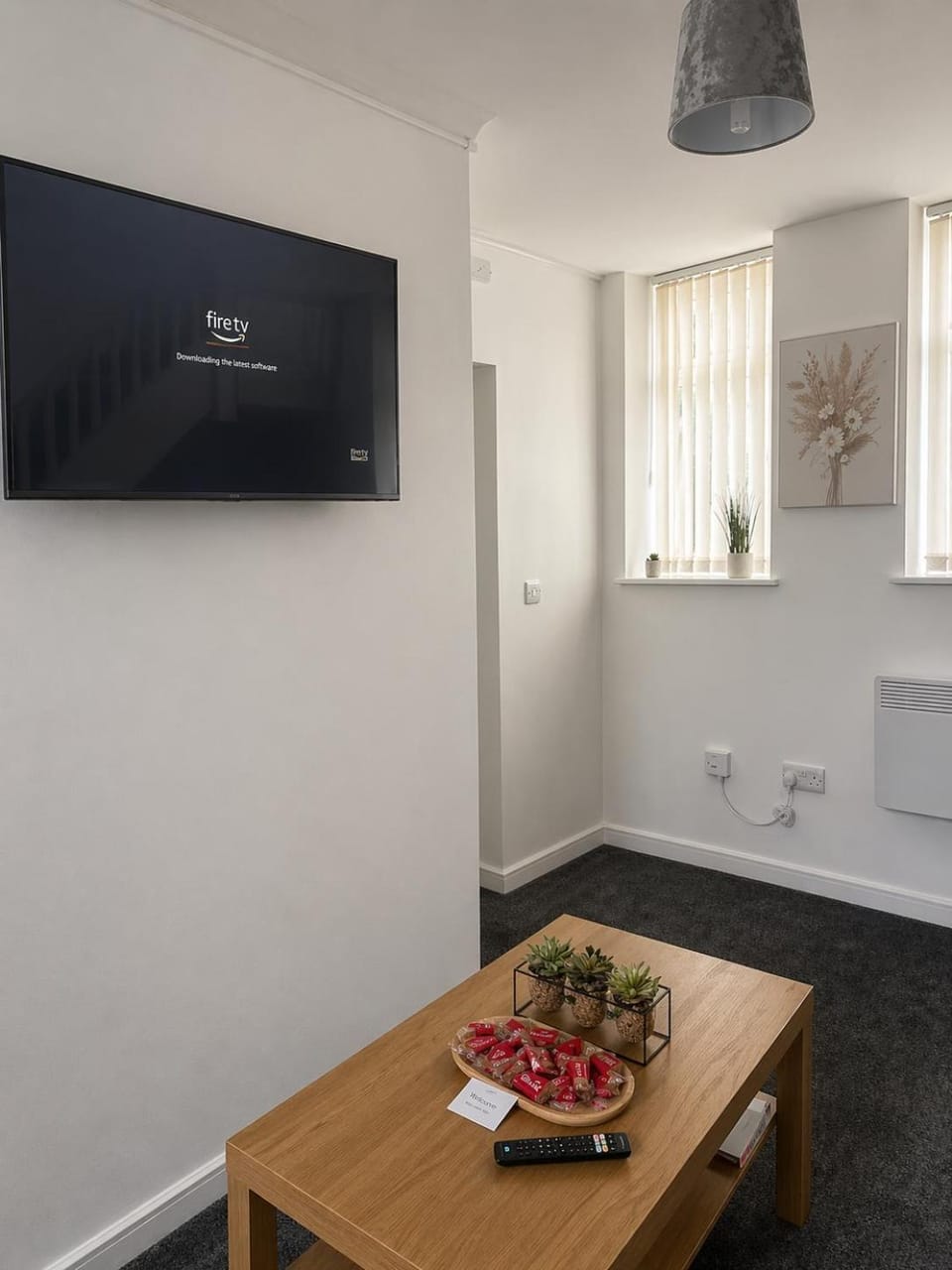 TV and multimedia, Kitchen or kitchenette, Food and drinks, Food