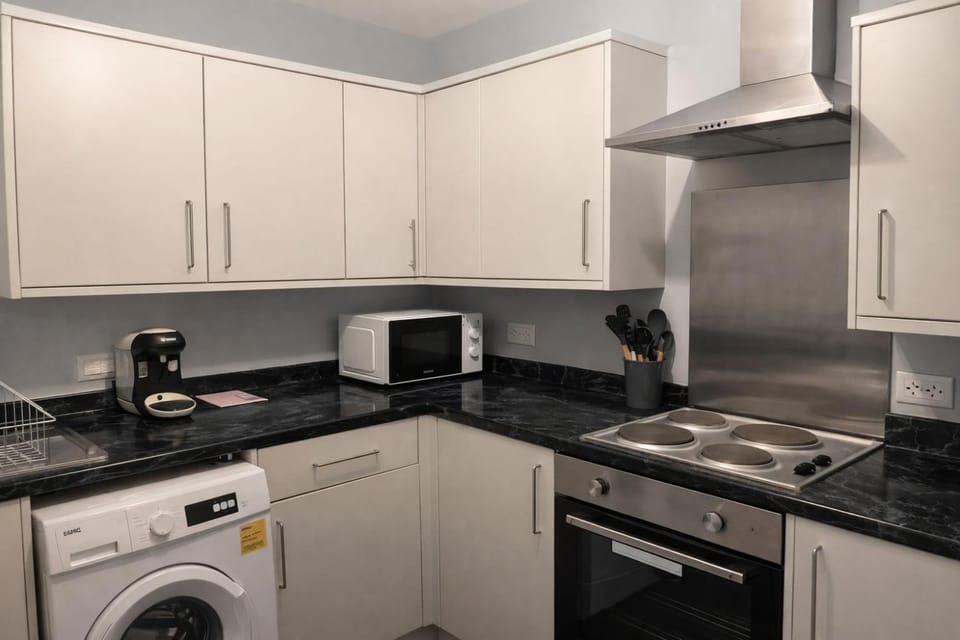 Coffee/tea facilities, Kitchen or kitchenette, dishwasher, minibar, oven, pet friendly, stove, toaster, washing machine, dryer