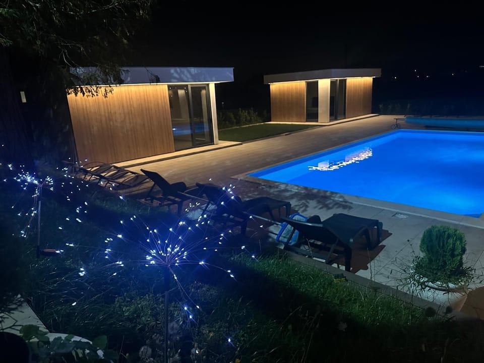 Night, Garden view, Pool view, Swimming pool