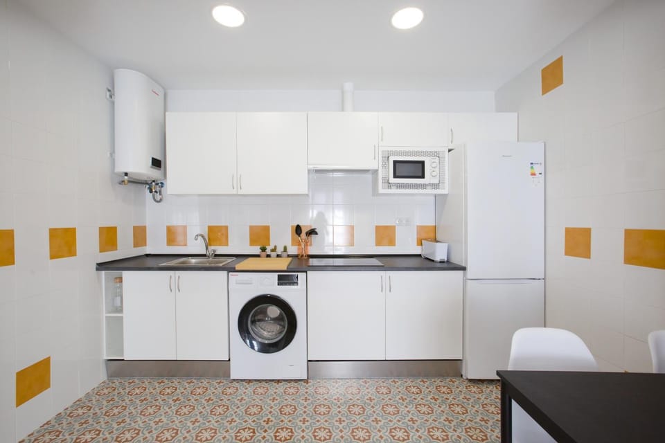 Kitchen or kitchenette, Kitchen or kitchenette, washing machine