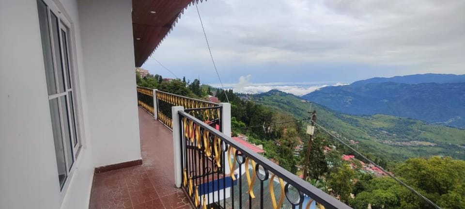 The River View Crescent Vacation rental in West Bengal