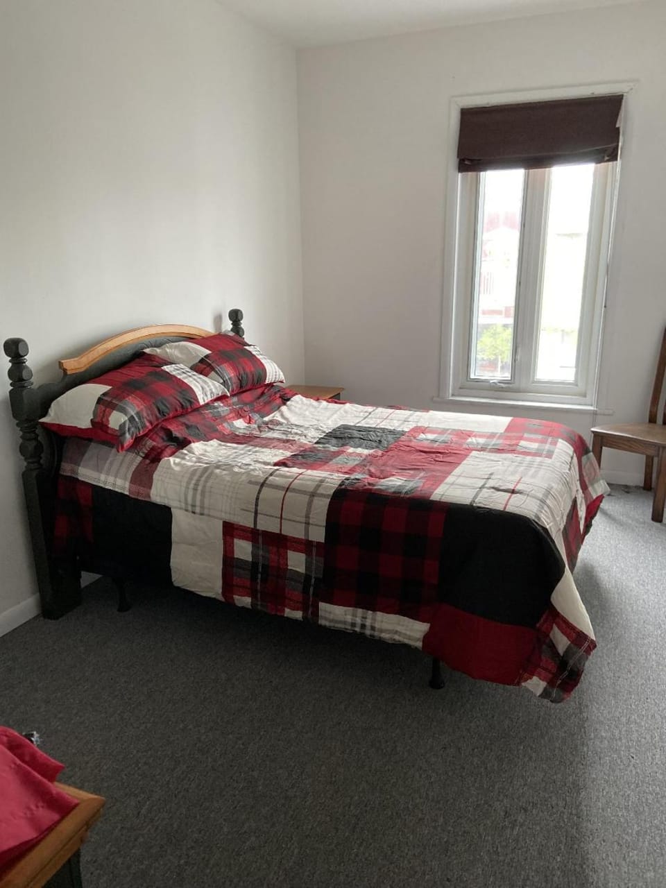 Grand logement chaleureux House in La Tuque