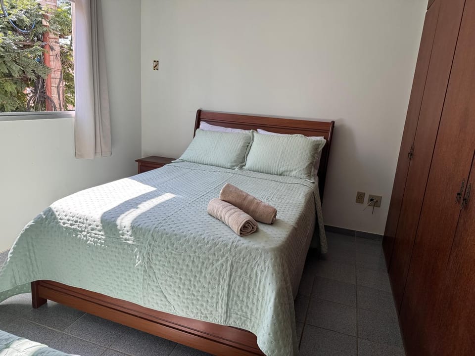 Bed, Photo of the whole room, Bedroom, towels