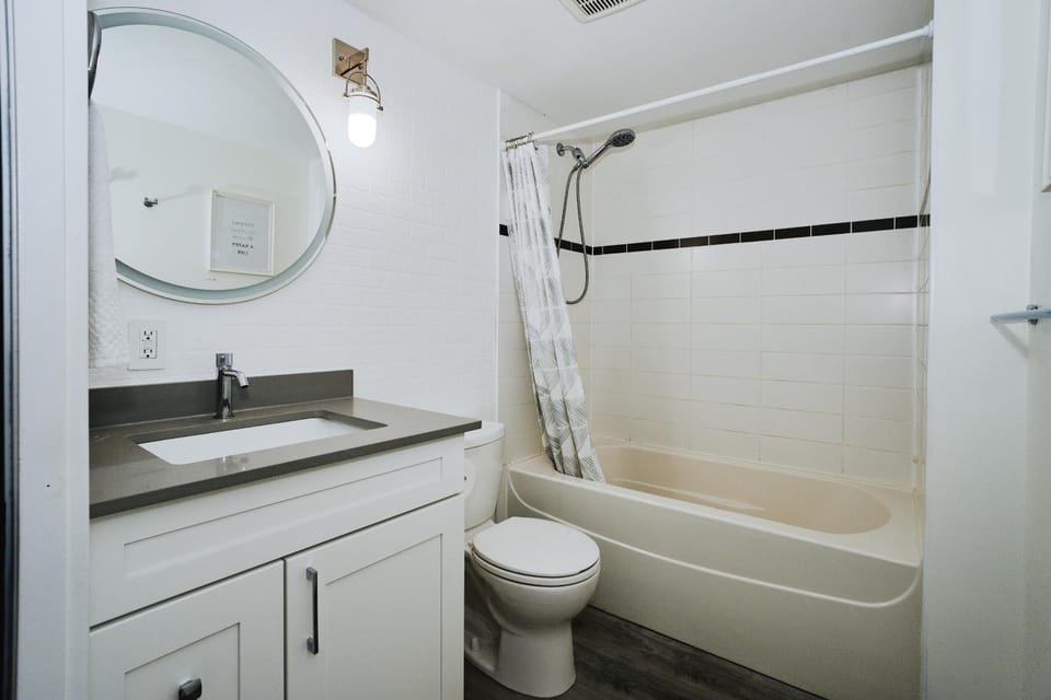 Shower, Toilet, Bathroom, Bath