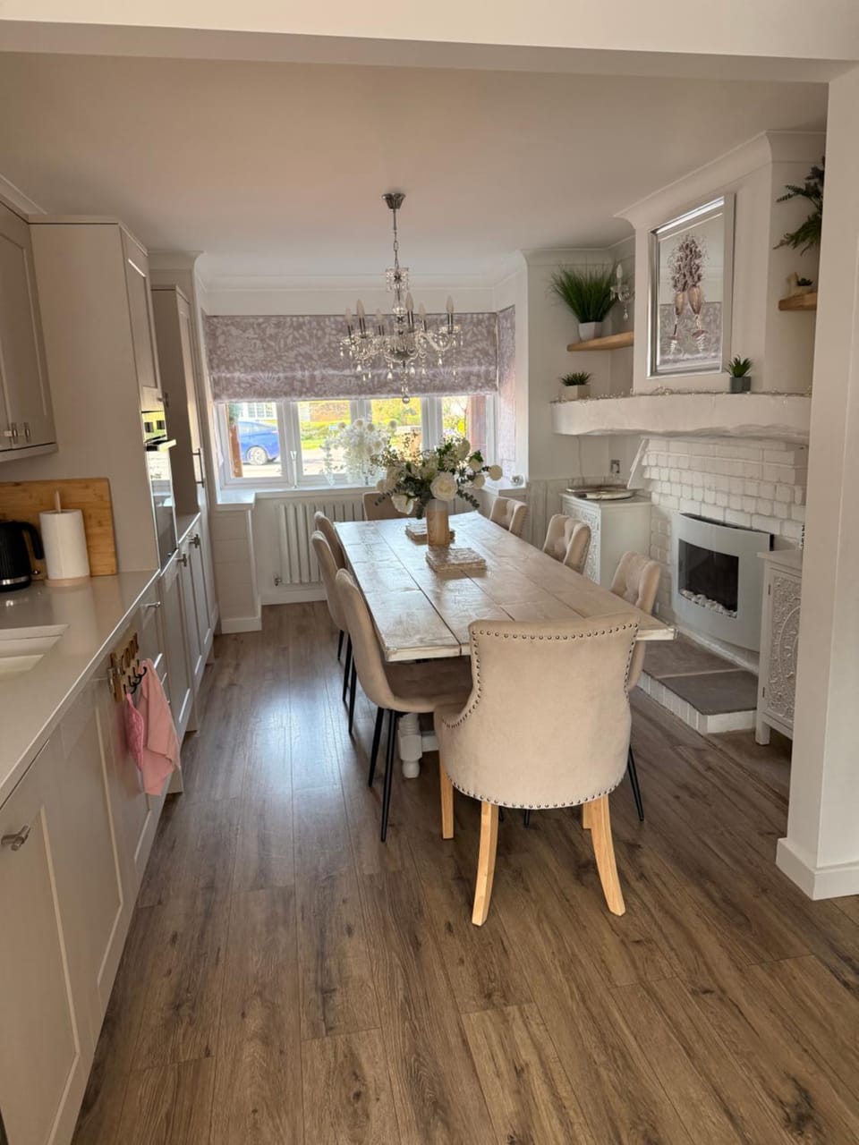 Stay solihull 5 mins to NEC and AIRPORT SLEEPS 6 contractor friendly 3 bathrooms driveway parking 3 Apartment in Solihull