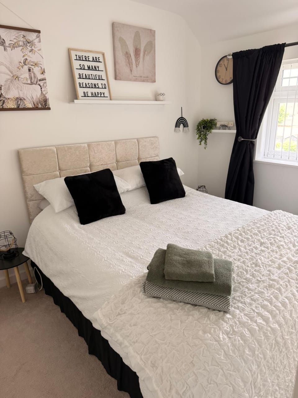 Stay solihull 5 mins to NEC and AIRPORT SLEEPS 6 contractor friendly 3 bathrooms driveway parking 3 Apartment in Solihull