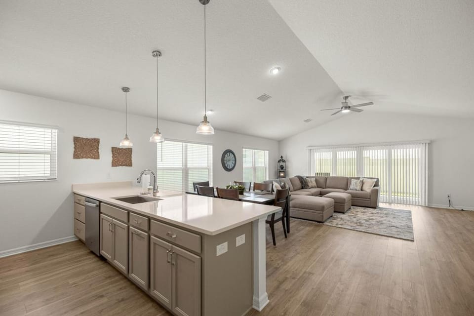 Villages 3BR By Eastport Square and Water Edges Recreation House in Wildwood