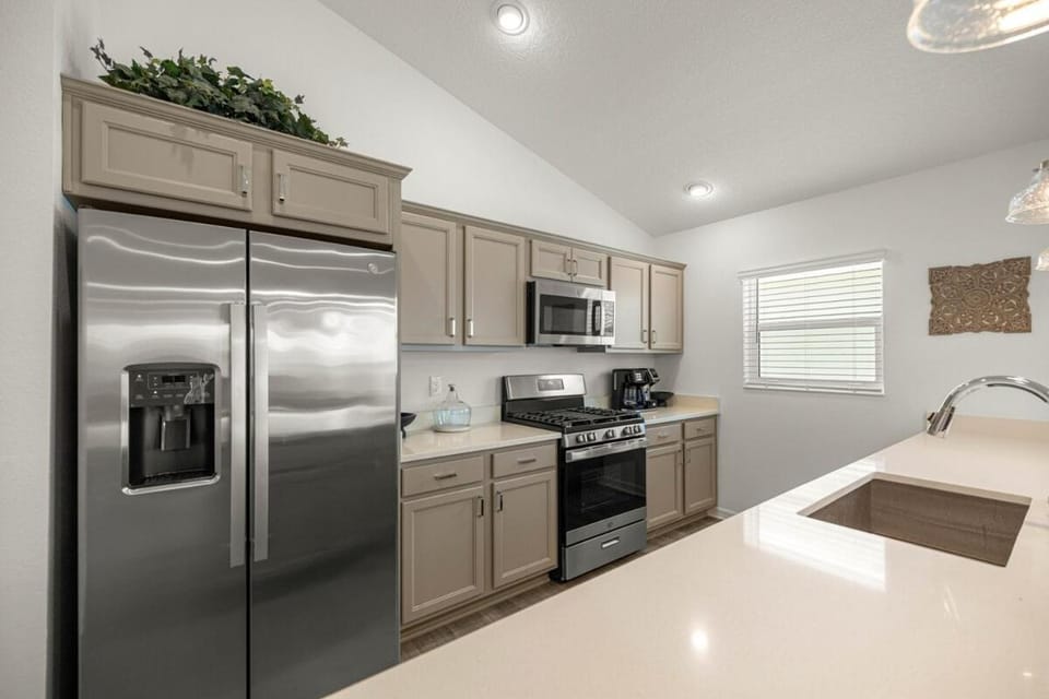 Villages 3BR By Eastport Square and Water Edges Recreation House in Wildwood