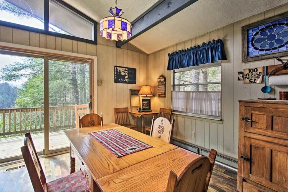 Modern Rustic Cabin - Cozy Forest Escape Cabin in Gatlinburg