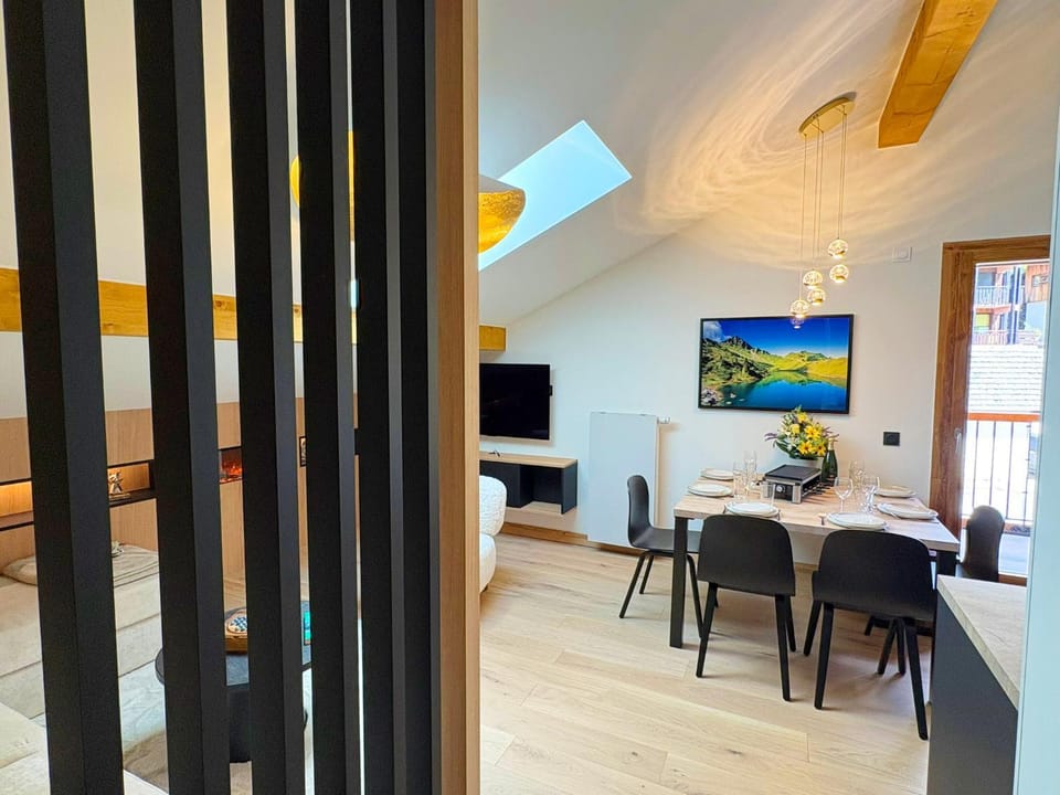 TV and multimedia, Dining area