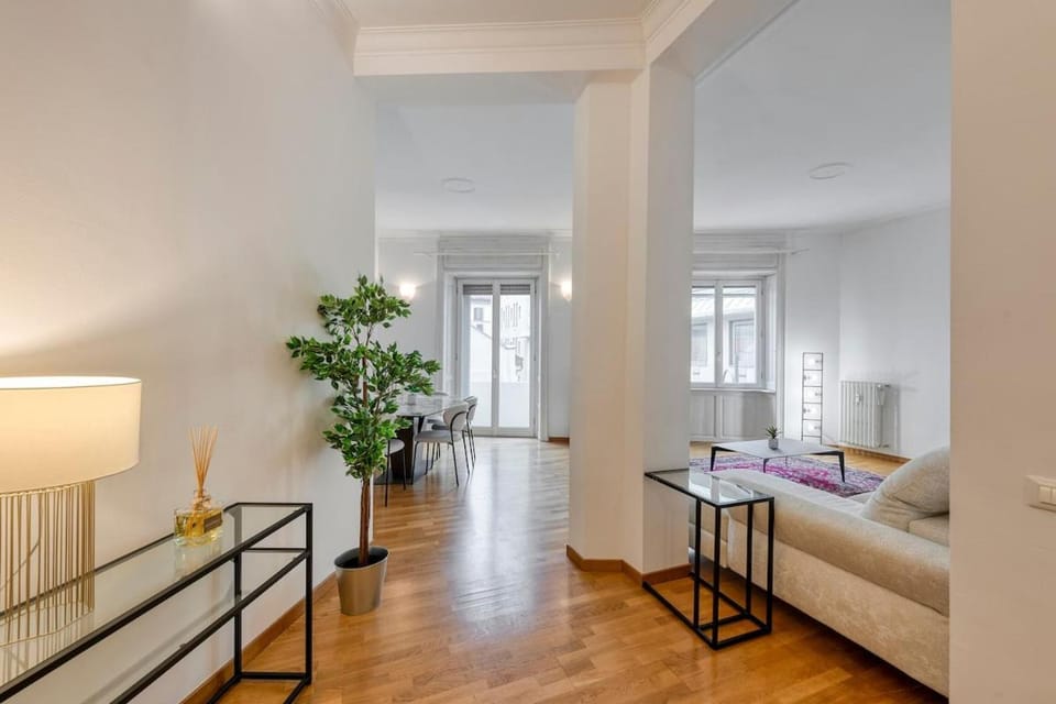 Bed, Living room, Photo of the whole room, Seating area, Bedroom