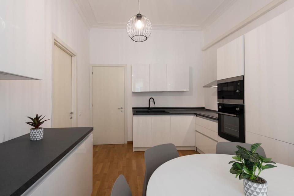 Kitchen or kitchenette, Dining area, dishwasher, oven, stove