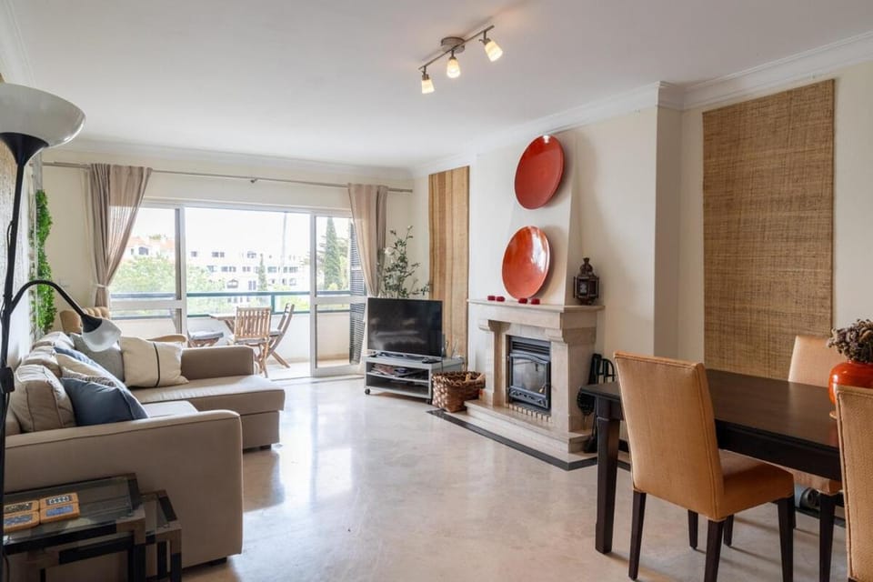 Luxury apartment in Monte Estoril Apartment in Estoril