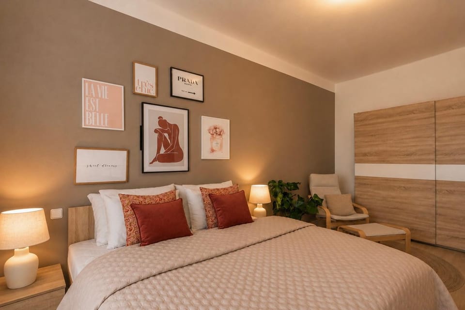 Bed, Bedroom