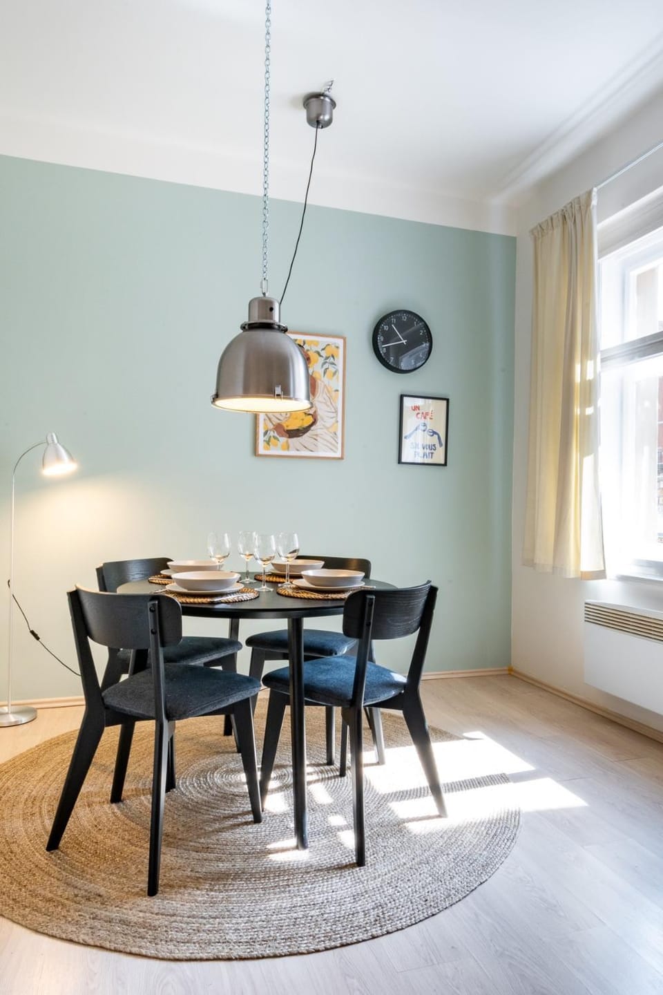 Seating area, Dining area