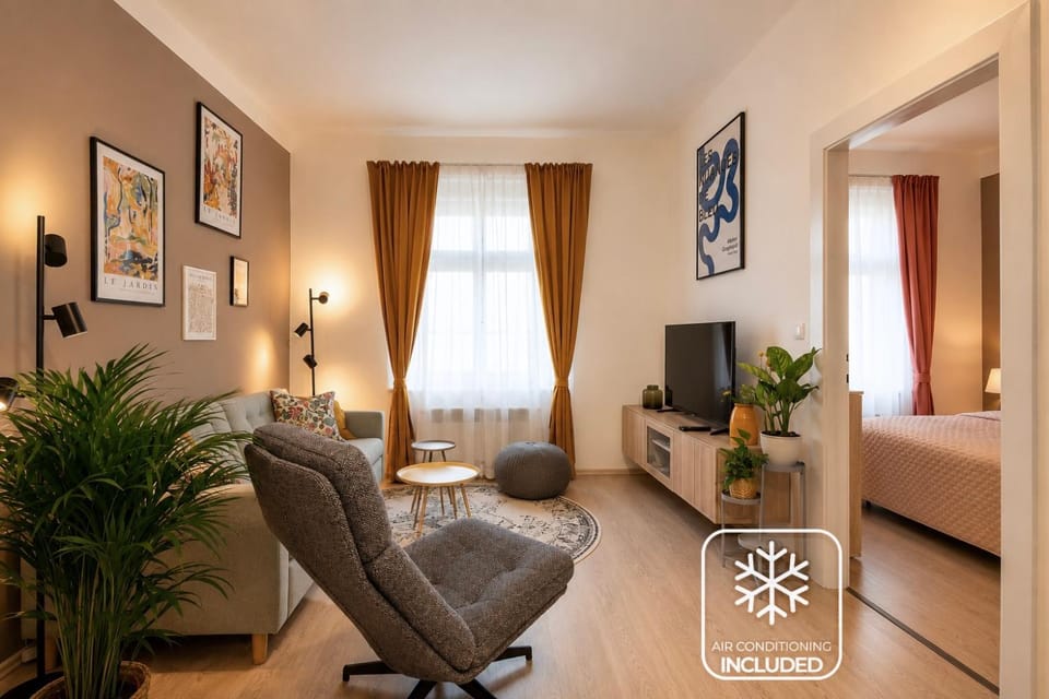 Communal lounge/ TV room, TV and multimedia, Living room, Photo of the whole room, Seating area