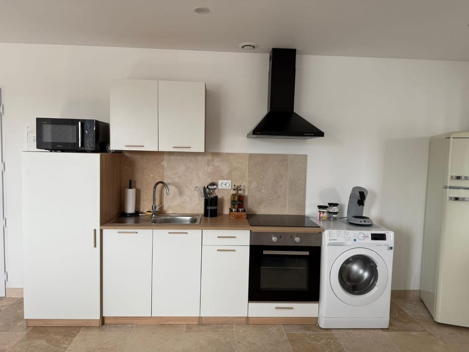 microwave, kitchen