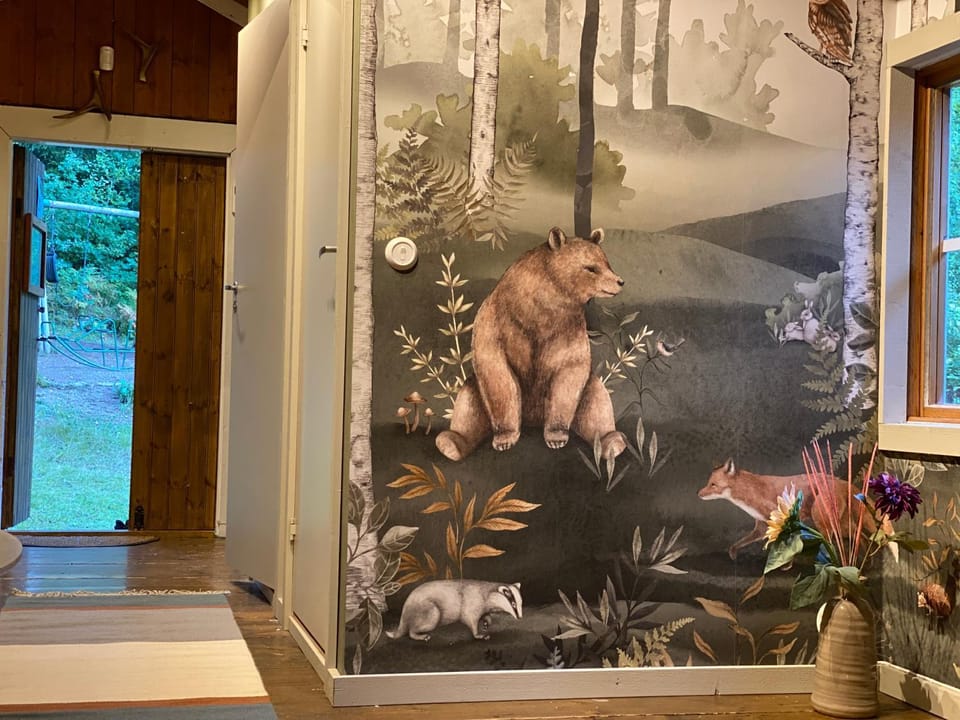 Photo of the whole room, Decorative detail