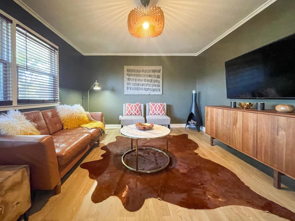 Stylish Modern Apartment in Cameron Village Apartment in Raleigh