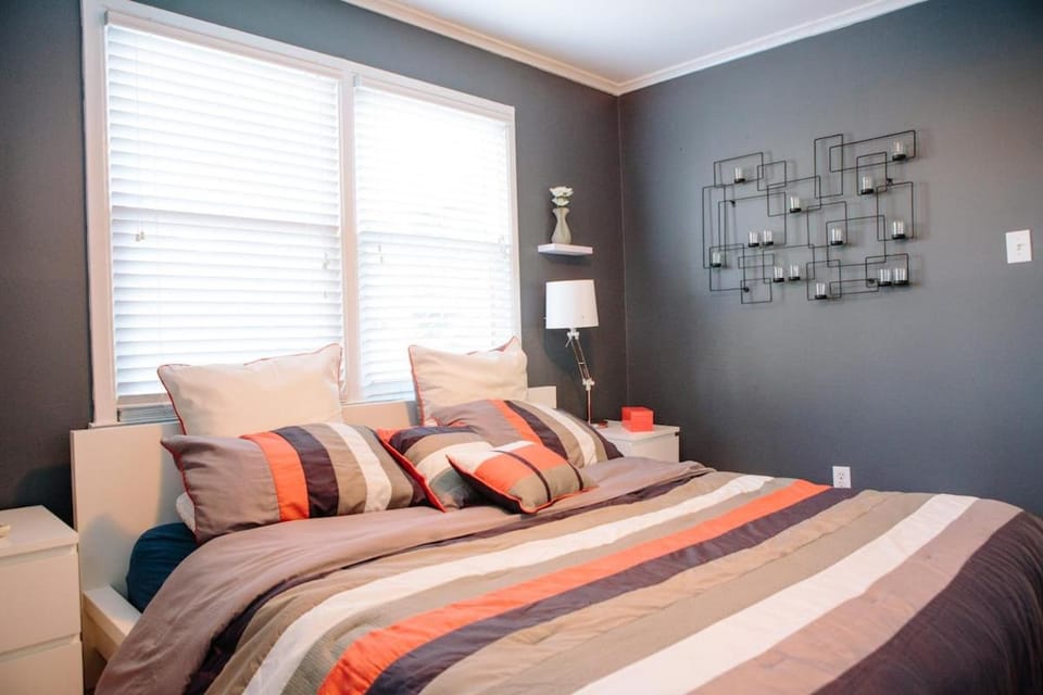 Modern Apartment - Cameron Village Apartment in Raleigh