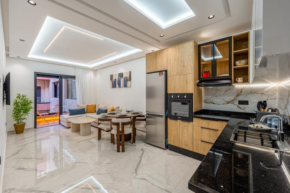 Kitchen or kitchenette, Living room, Seating area, Dining area