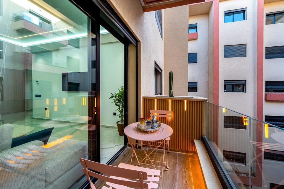 Property building, Balcony/Terrace, Seating area